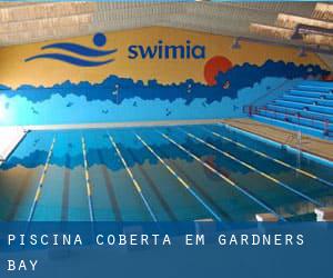 Piscina coberta em Gardners Bay