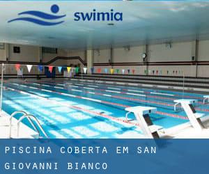 Piscina coberta em San Giovanni Bianco