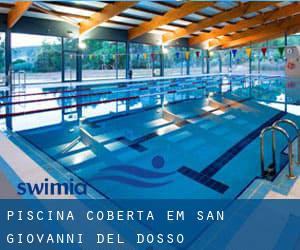 Piscina coberta em San Giovanni del Dosso