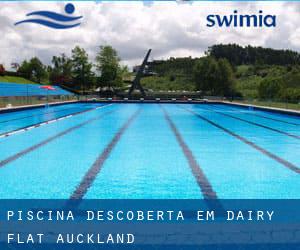 Piscina descoberta em Dairy Flat (Auckland)