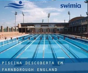 Piscina descoberta em Farnborough (England)