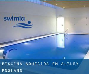 Piscina aquecida em Albury (England)