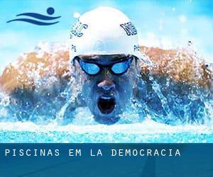 Piscinas em La Democracia